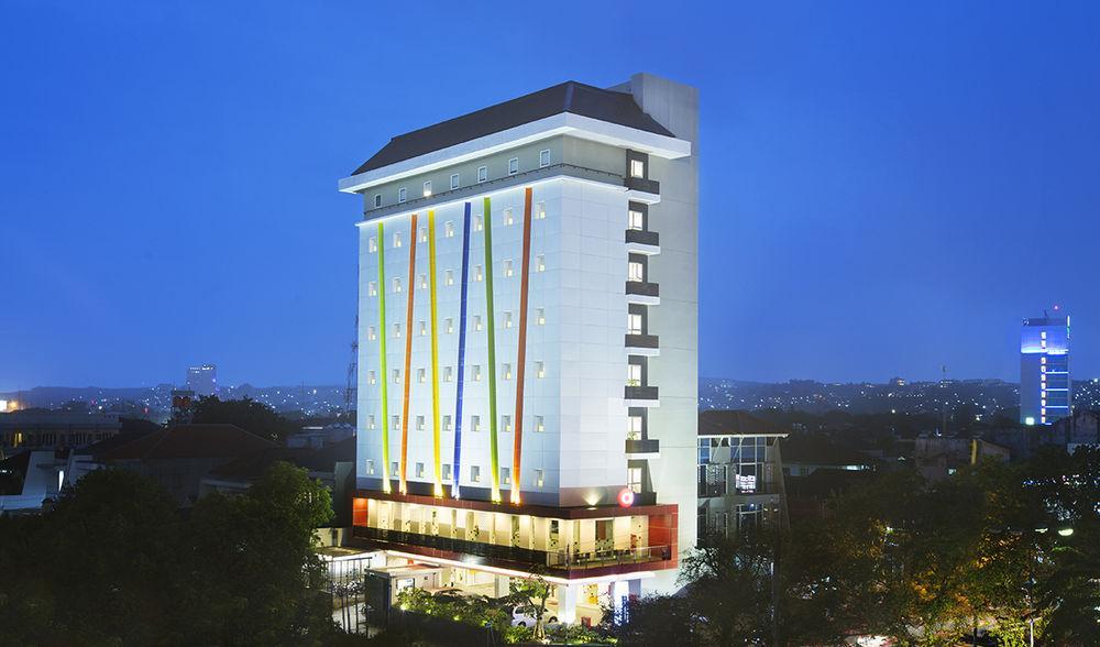 Amaris Simpang Lima Hotel Semarang Buitenkant foto